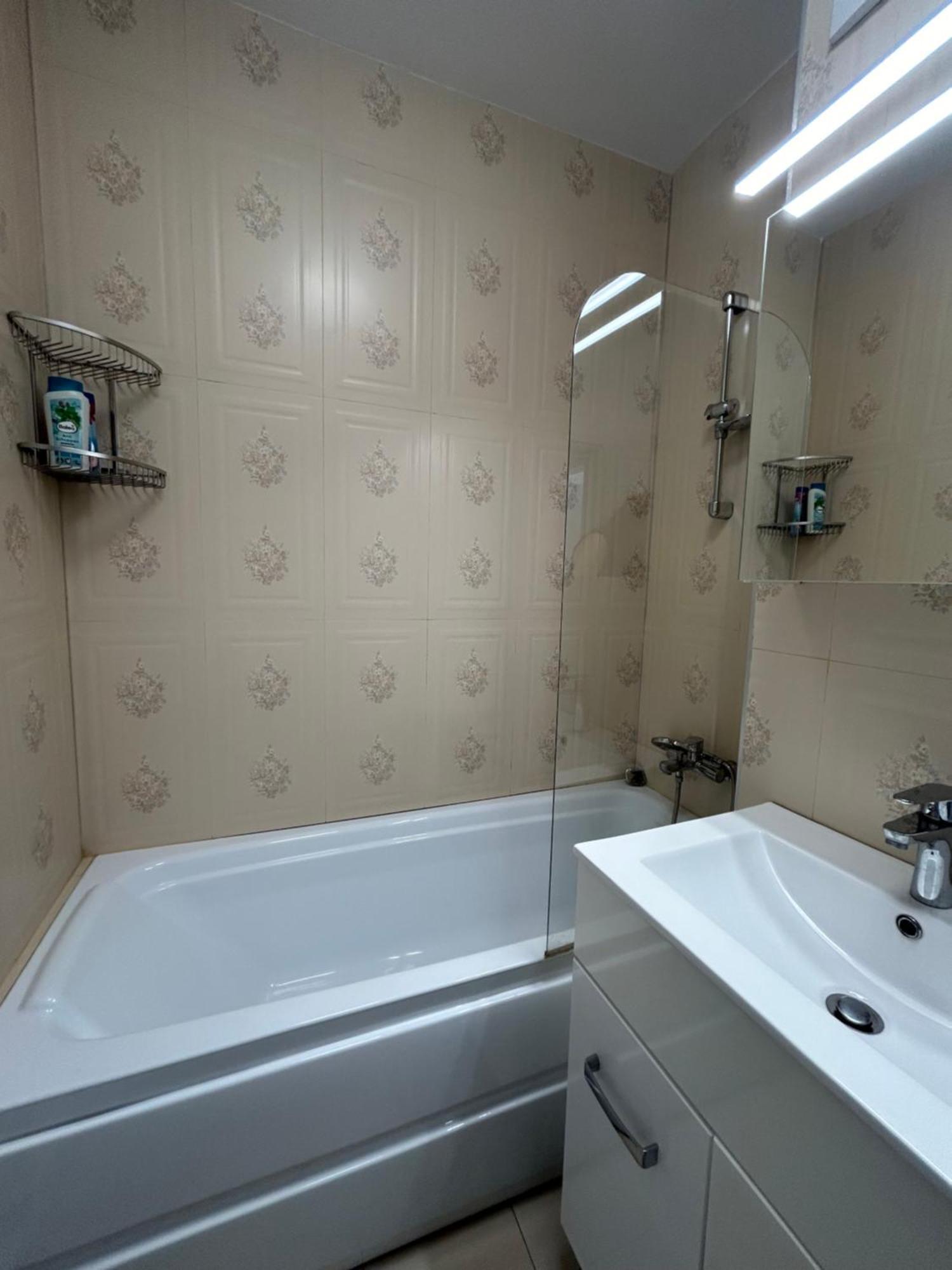 Elegant Studio With City Views - Prime Location - 02 Bukarest Exteriör bild